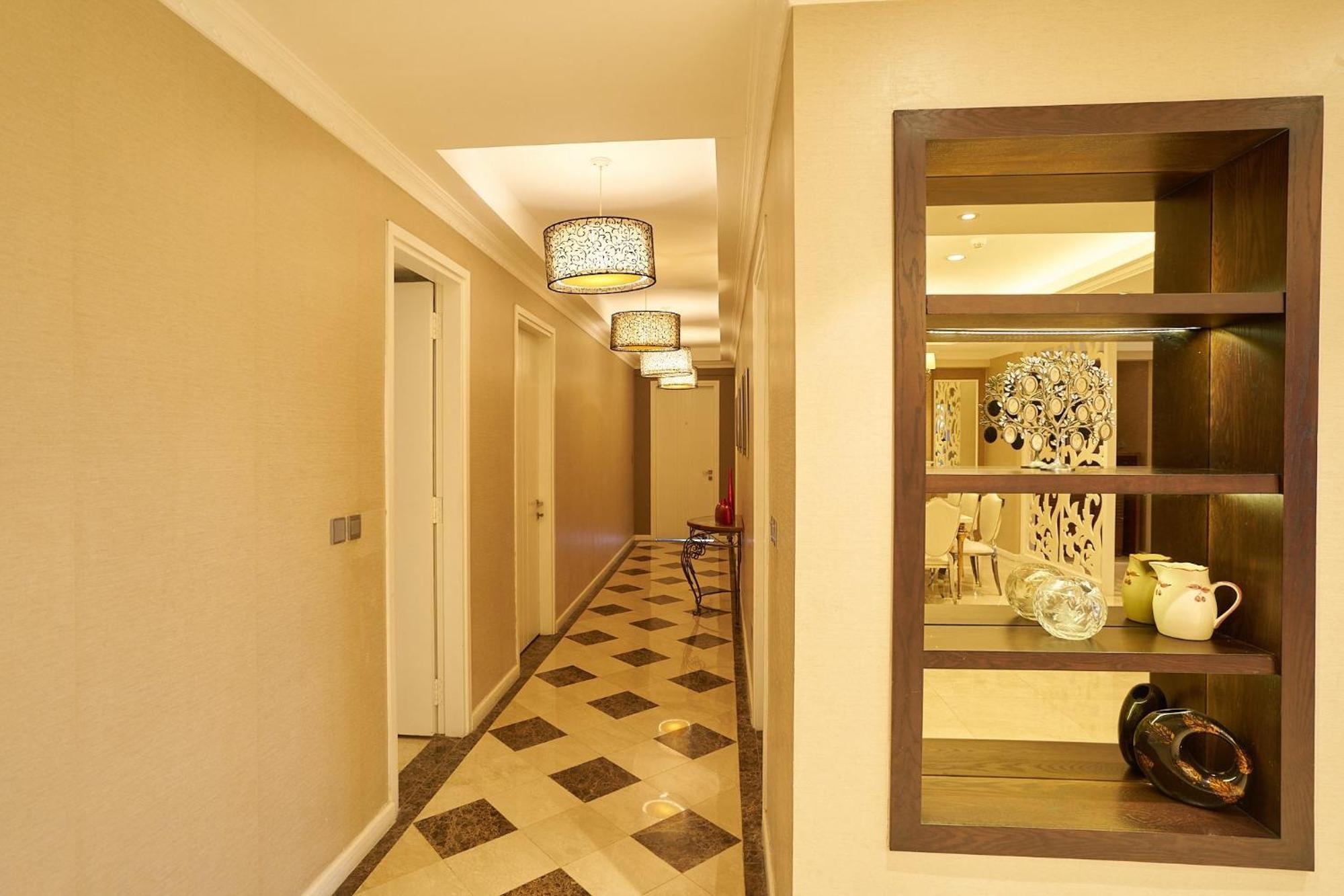Elegance, Luxury 4 Bedrooms Golf Course View Ciputra Căn hộ *