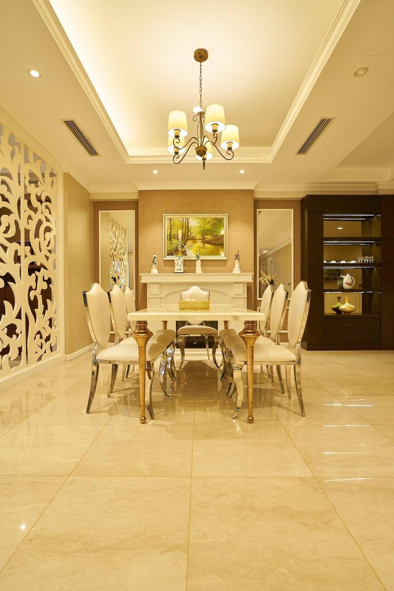 Elegance, Luxury 4 Bedrooms Golf Course View Ciputra