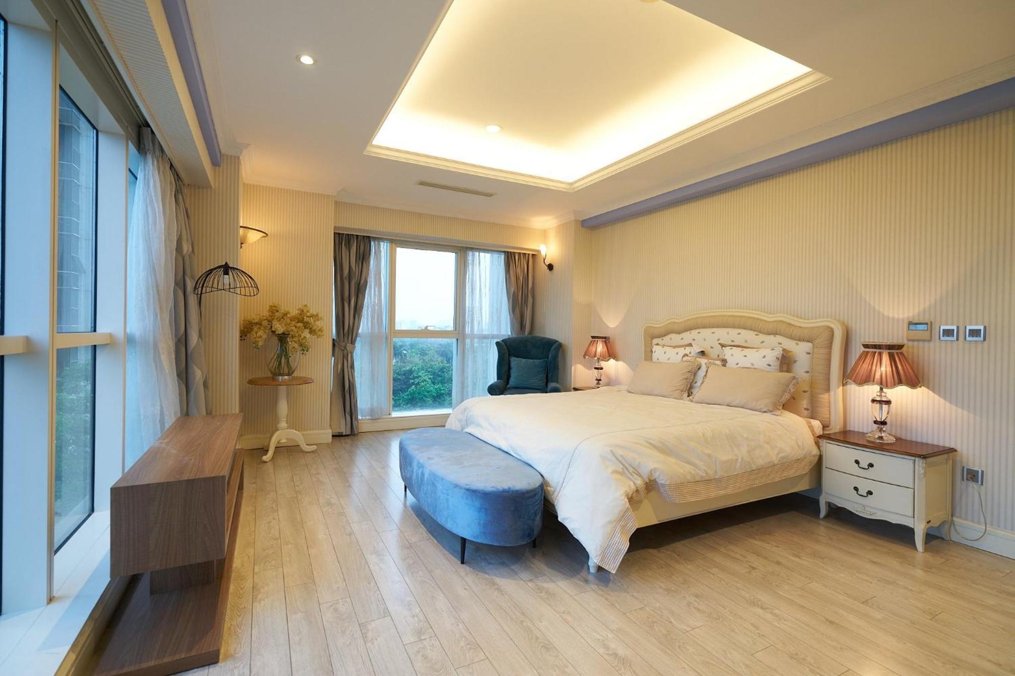Elegance, Luxury 4 Bedrooms Golf Course View Ciputra Căn hộ *